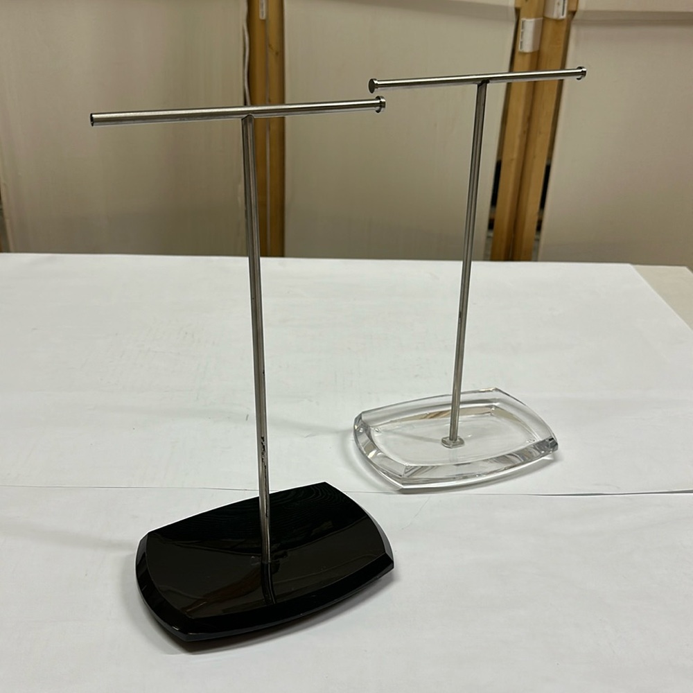 Umbra jewelry stand